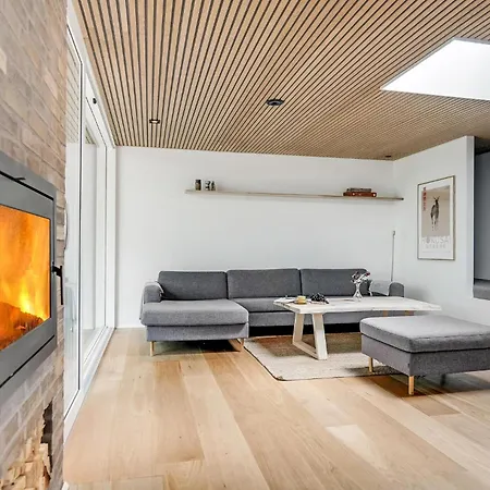 Gorgeous In With Kitchen Holiday home *